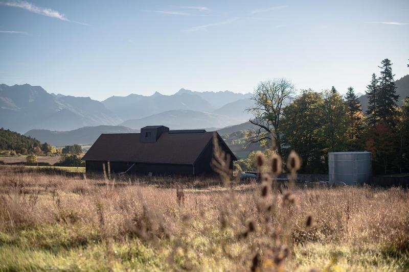 Le Monde "En Isère, un whisky de terroir servi sur un plateau